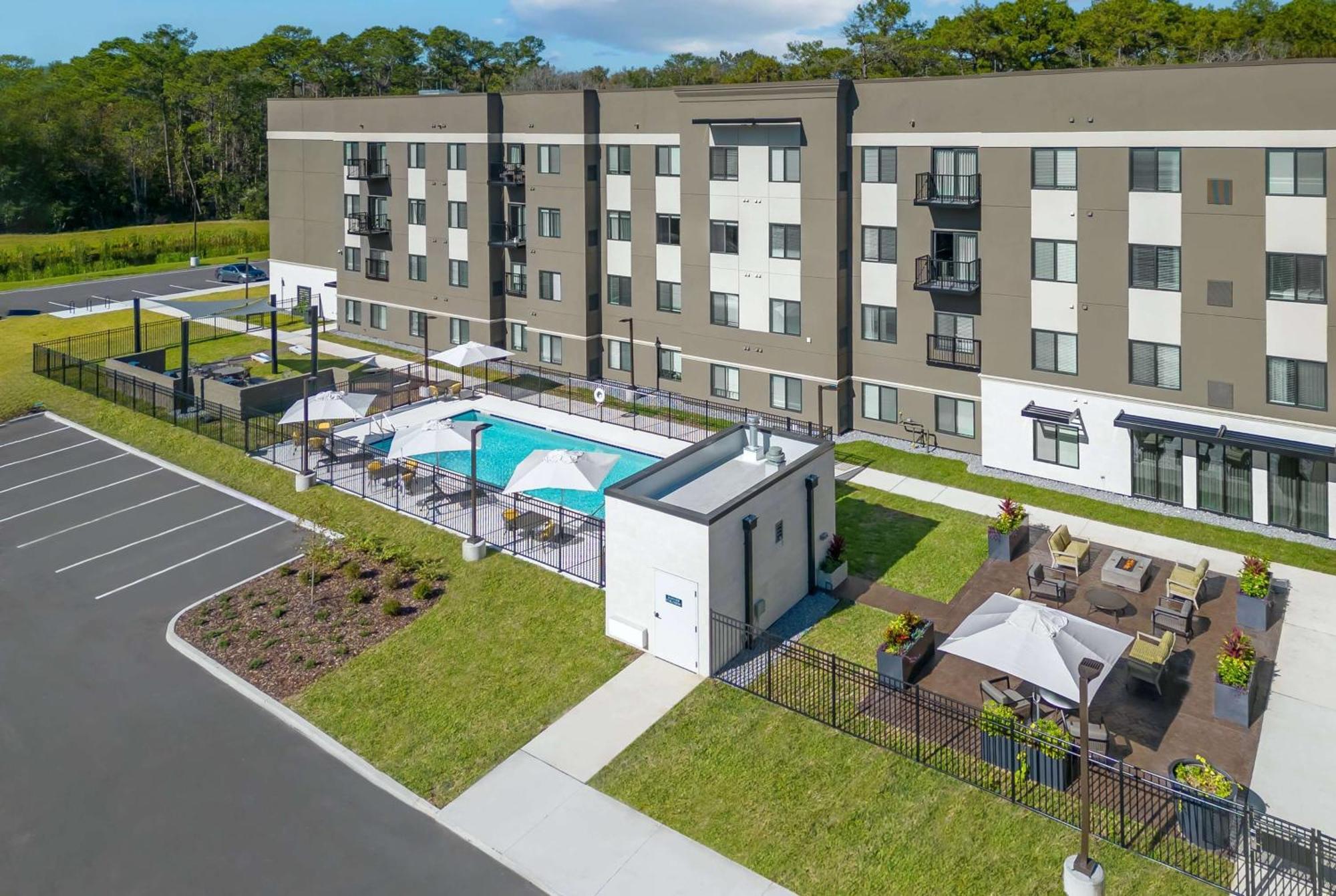 Waterwalk Extended By Wyndham Deerwood Pk Hotel